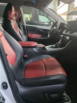 تۆیۆتا ڕاڤ 4